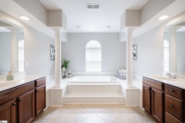 11 Brighthaven Court, Simpsonville, SC 29681