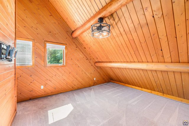 1643 SW Hodges RD, Topeka, KS 66615