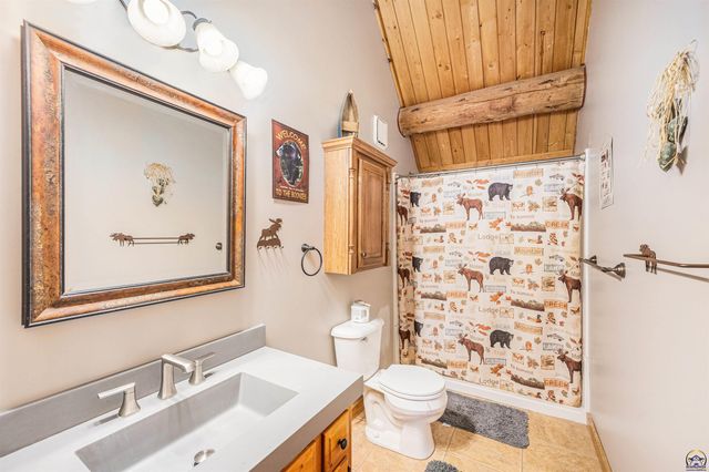 1643 SW Hodges RD, Topeka, KS 66615