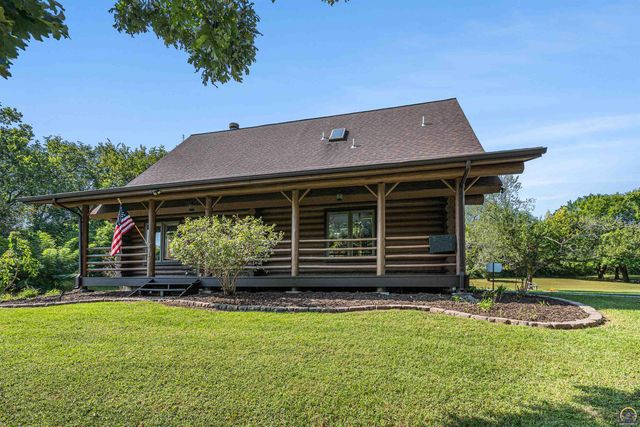 1643 SW Hodges RD, Topeka, KS 66615