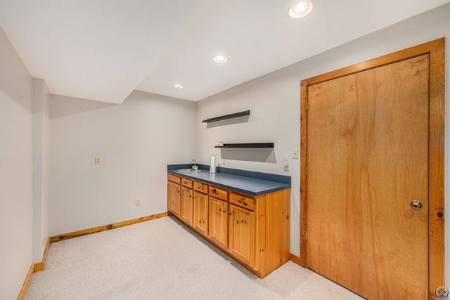 1643 SW Hodges RD, Topeka, KS 66615