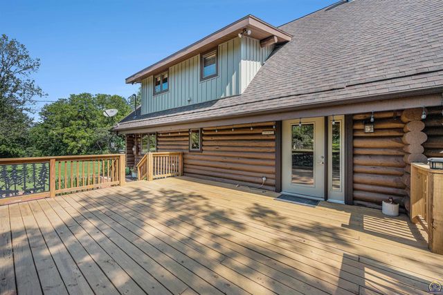 1643 SW Hodges RD, Topeka, KS 66615