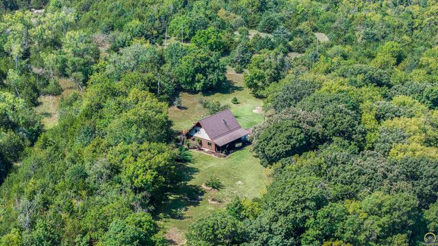 1643 SW Hodges RD, Topeka, KS 66615