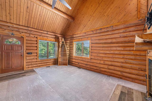 1643 SW Hodges RD, Topeka, KS 66615