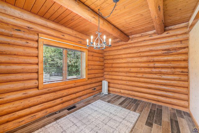 1643 SW Hodges RD, Topeka, KS 66615