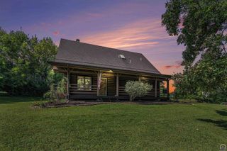 1643 SW Hodges RD, Topeka, KS 66615