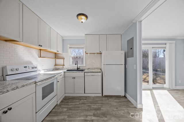 398 Sand Hill Road, Asheville, NC 28806