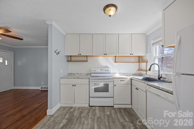 398 Sand Hill Road, Asheville, NC 28806