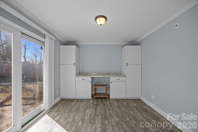 398 Sand Hill Road, Asheville, NC 28806