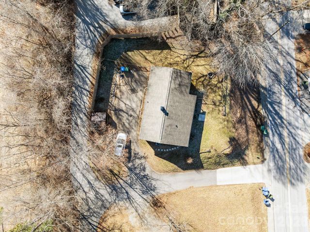 398 Sand Hill Road, Asheville, NC 28806