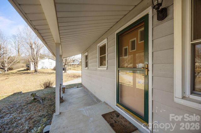 398 Sand Hill Road, Asheville, NC 28806