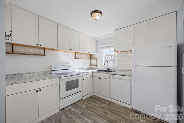 398 Sand Hill Road, Asheville, NC 28806