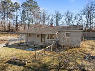 398 Sand Hill Road, Asheville, NC 28806