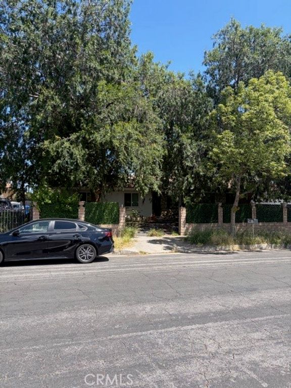 10210 Encino Avenue, Northridge, CA 91325 — exterior