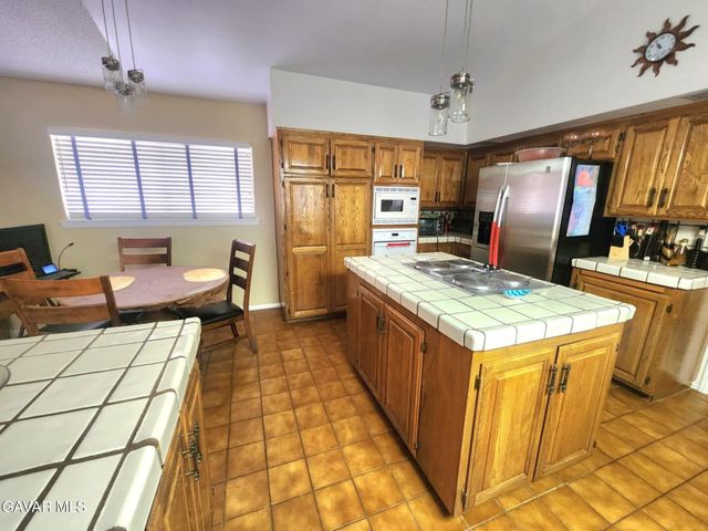 450 Fairway Drive, Palmdale, CA 93551