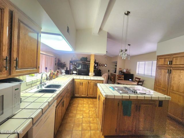 450 Fairway Drive, Palmdale, CA 93551