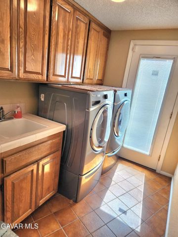 450 Fairway Drive, Palmdale, CA 93551