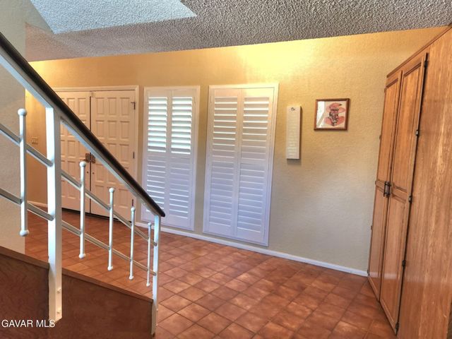 450 Fairway Drive, Palmdale, CA 93551