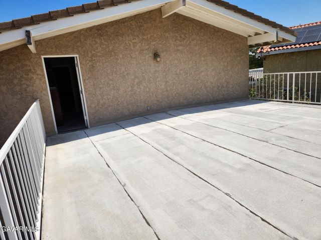 450 Fairway Drive, Palmdale, CA 93551