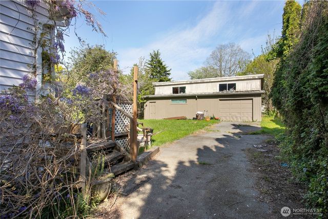 2416 Madrona Street, Bellingham, WA 98225