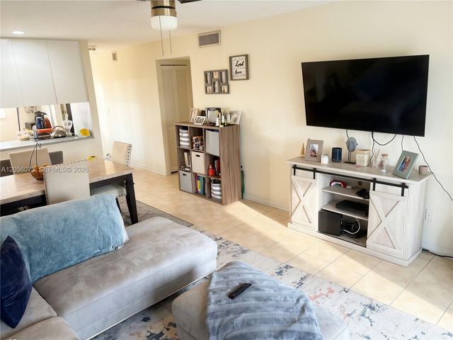7860 Camino Real 311, Miami, FL 33143