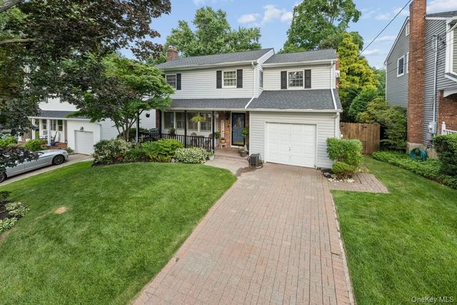3 Stimson Place, Huntington, NY 11743