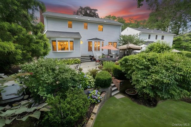 3 Stimson Place, Huntington, NY 11743