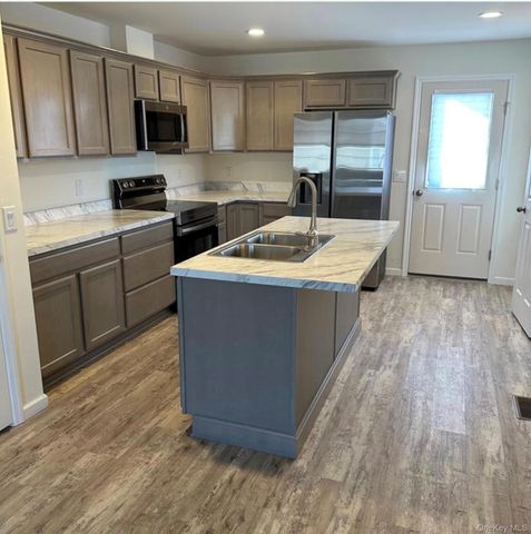 26 Grand Street, Marlboro, NY 12542