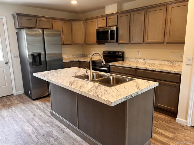 26 Grand Street, Marlboro, NY 12542