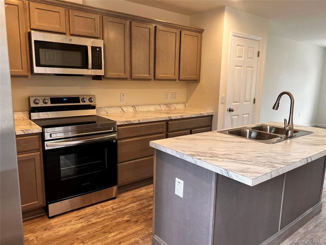 26 Grand Street, Marlboro, NY 12542