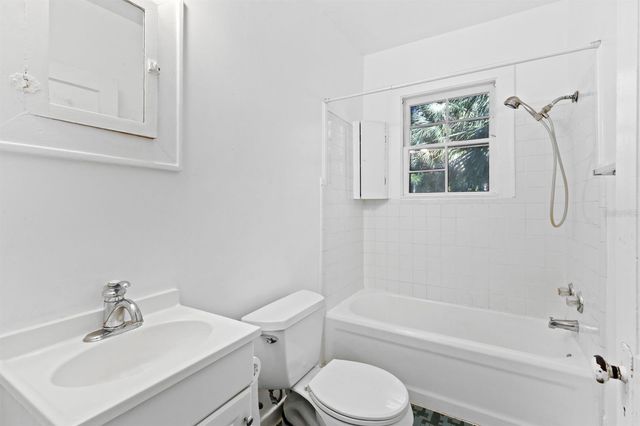 1208 NW 16TH AVENUE, Gainesville, FL 32601