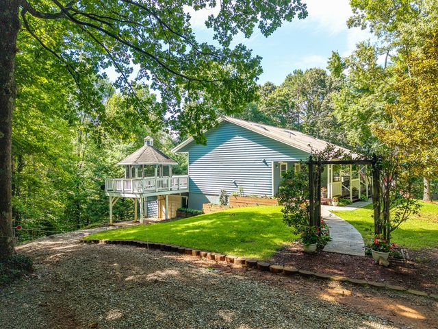 955 Lower Tails Creek Road, Ellijay, GA 30540