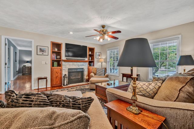 1907 Carleton DR, Salem, VA 24153