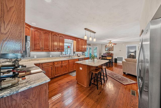 1907 Carleton DR, Salem, VA 24153
