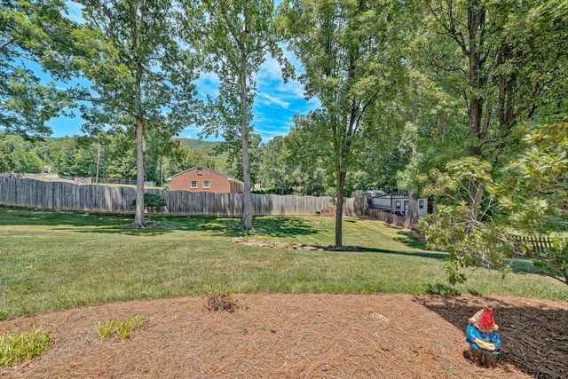 1907 Carleton DR, Salem, VA 24153