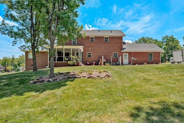 1907 Carleton DR, Salem, VA 24153