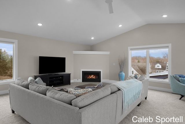 300 S 1st Street, Grand Haven, MI 49417