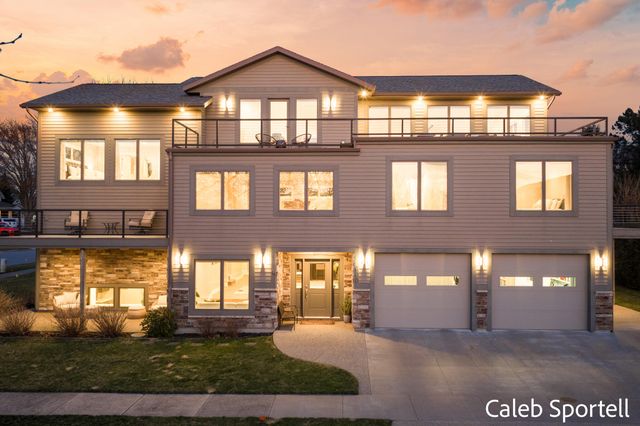 300 S 1st Street, Grand Haven, MI 49417