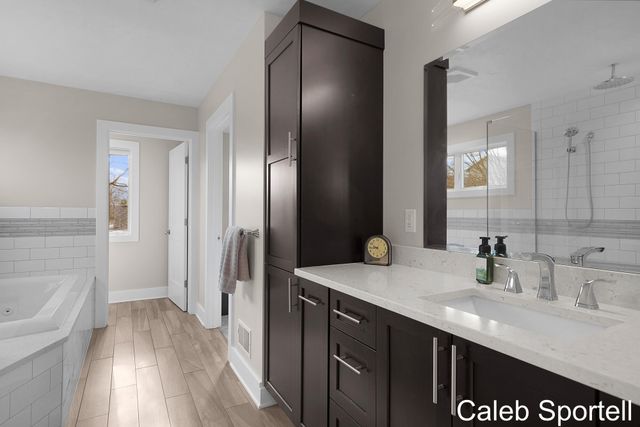 300 S 1st Street, Grand Haven, MI 49417