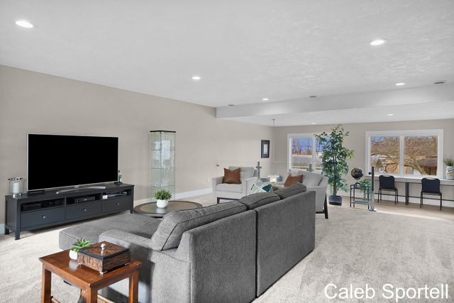 300 S 1st Street, Grand Haven, MI 49417