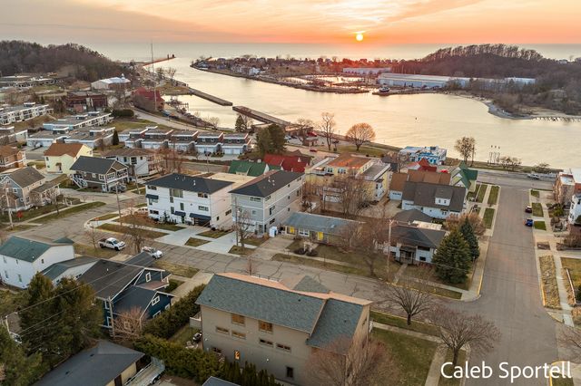 300 S 1st Street, Grand Haven, MI 49417