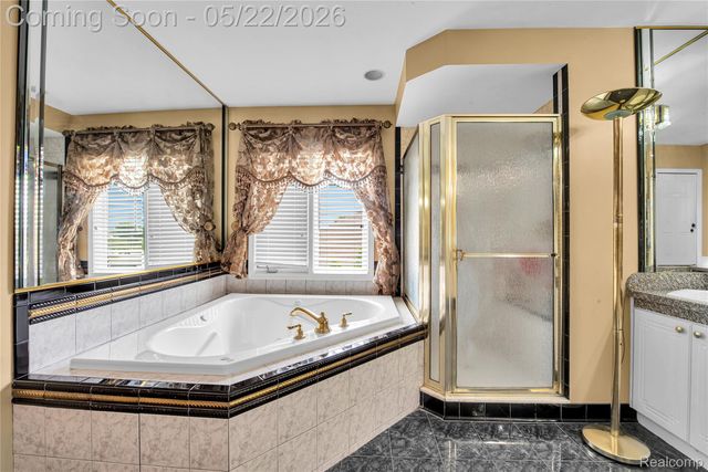 43468 Hoptree Drive, Sterling Heights, MI 48314