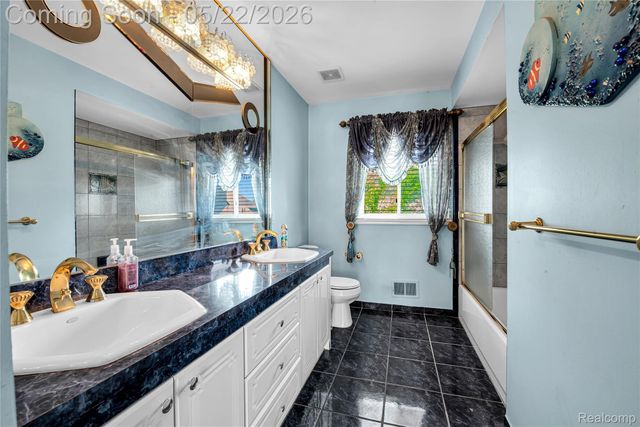 43468 Hoptree Drive, Sterling Heights, MI 48314