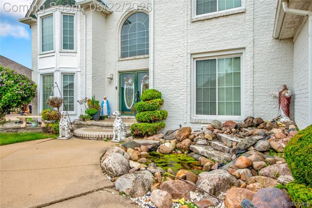 43468 Hoptree Drive, Sterling Heights, MI 48314