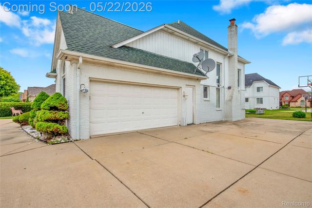43468 Hoptree Drive, Sterling Heights, MI 48314