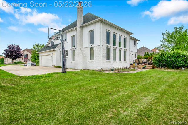 43468 Hoptree Drive, Sterling Heights, MI 48314