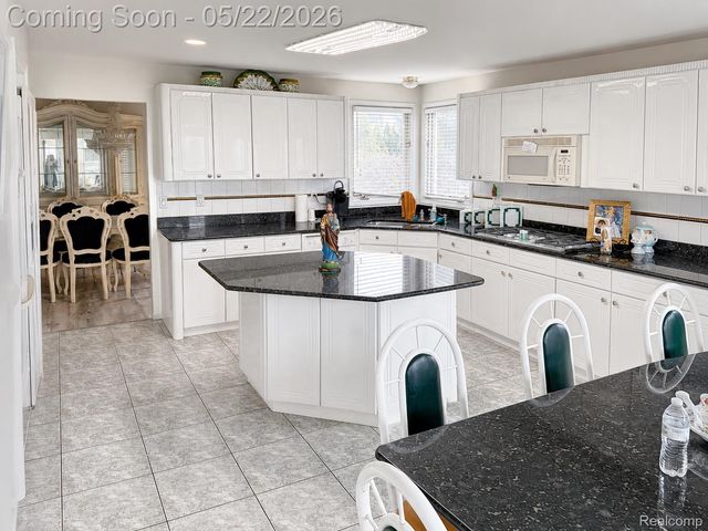 43468 Hoptree Drive, Sterling Heights, MI 48314