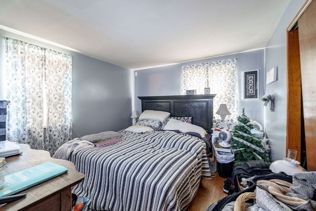 82 Redfern Drive, Springfield, MA 01109