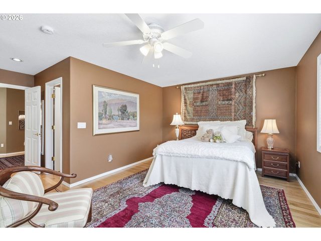 14710 DAVIS Ln, Lake Oswego, OR 97035