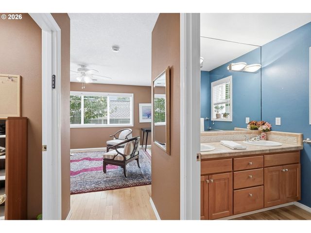 14710 DAVIS Ln, Lake Oswego, OR 97035